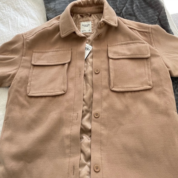 Abercrombie shacket- new with tags. Size medium but is oversized so fits big - Picture 2 of 3
